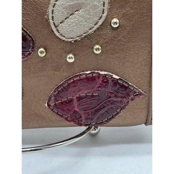 RELIC By Fossil Bronze Faux Leather Flower Applique Zippered Wallet - Picture 3 of 8